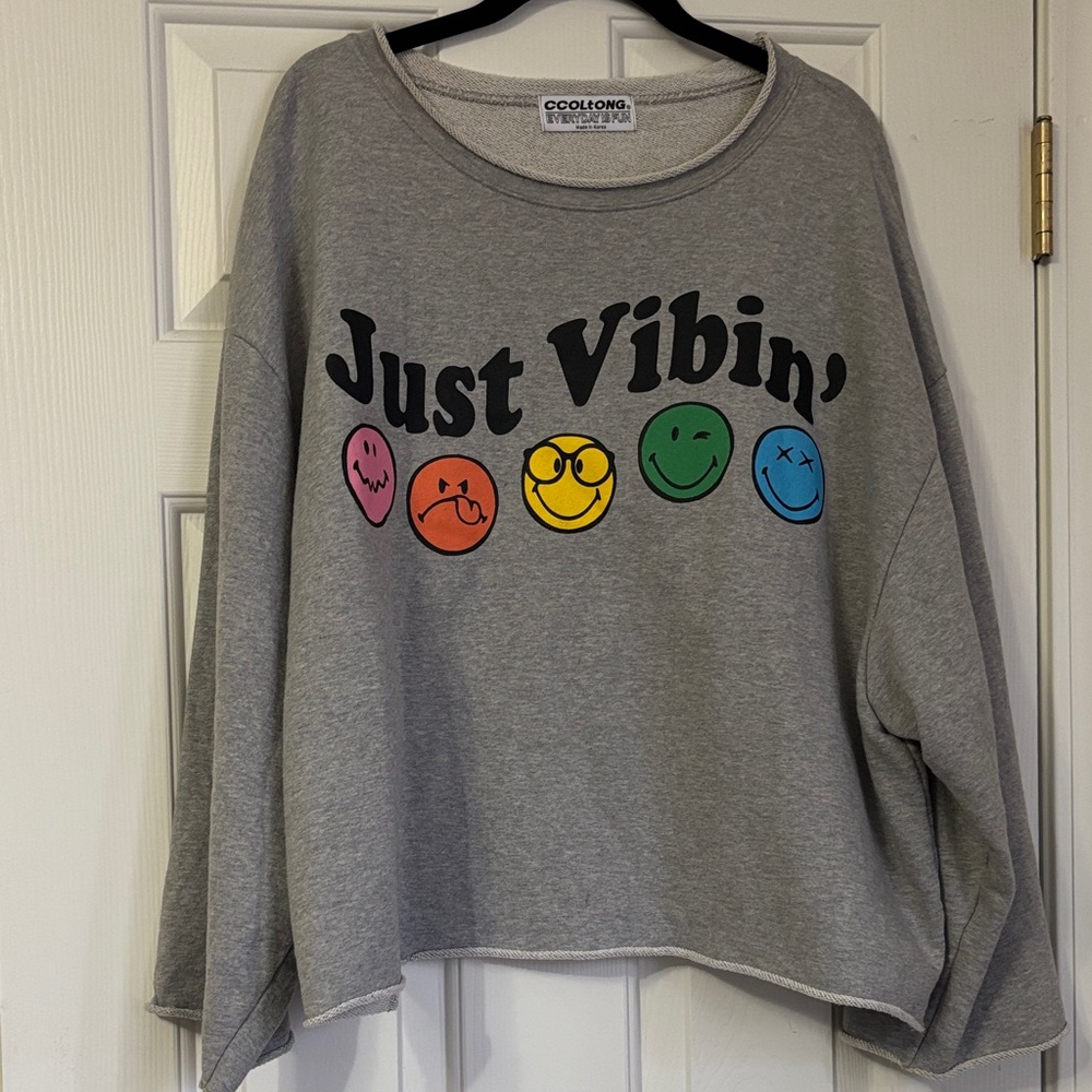Oversized Gray Just Vibin' Graphic Sweatshirt